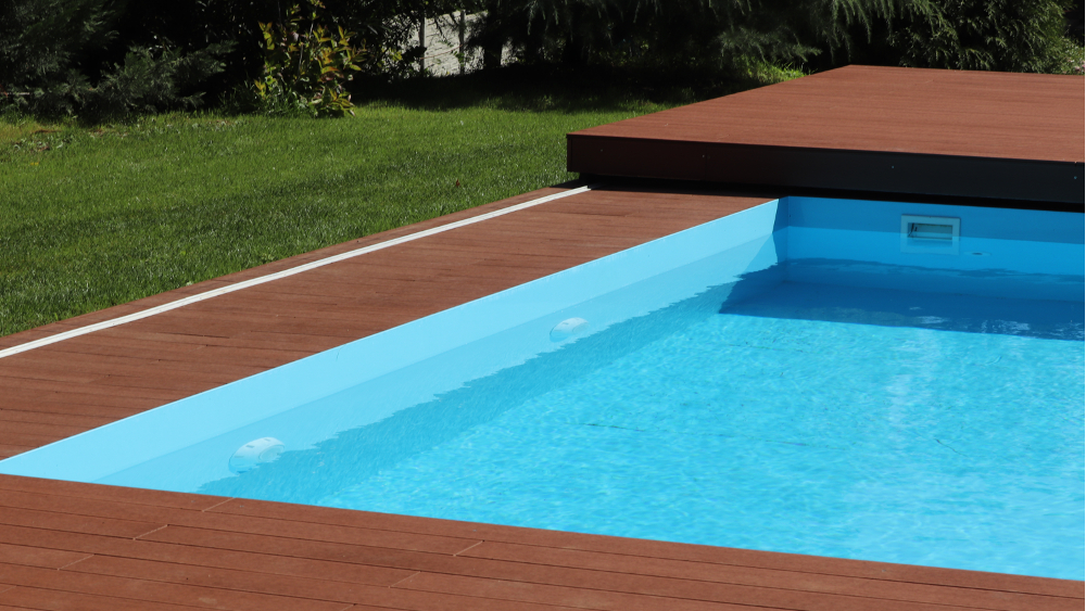 Pojízdná terasa s děleným posunem k bazénu 4m x 4m