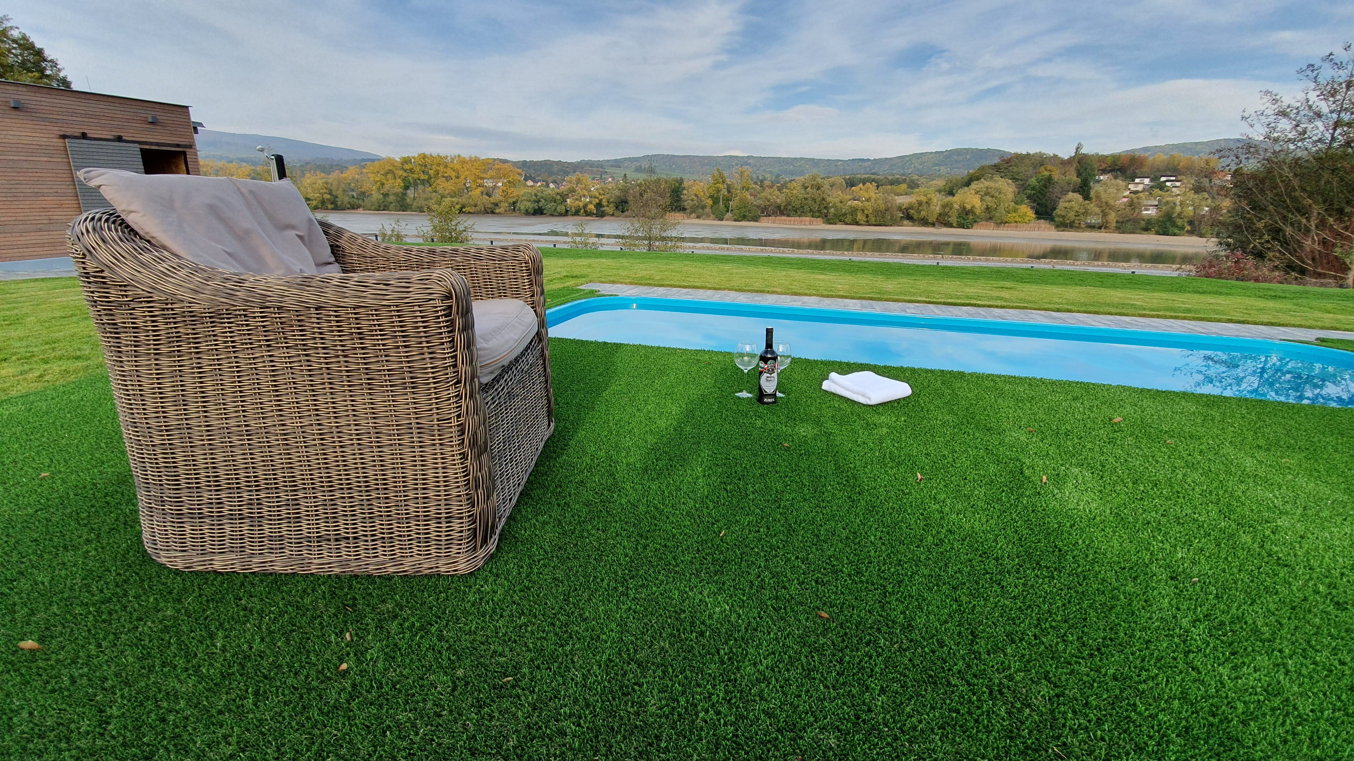 Pojízdná terasa s příčným posunem k bazénu 3m x 6m