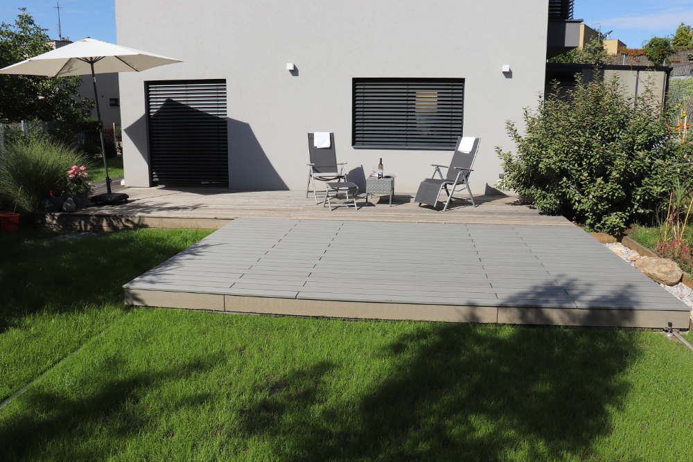Pojízdná terasa s příčným posunem k bazénu 3m x 7m