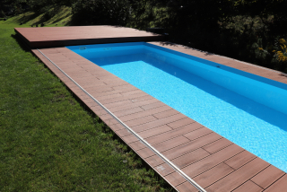 Pojízdná terasa s děleným posunem k bazénu 3,3m x 5m
