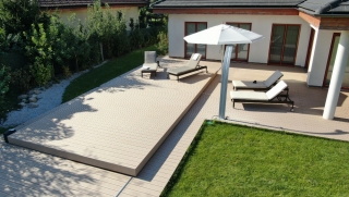 Pojízdná terasa s děleným posunem k bazénu 4m x 7m